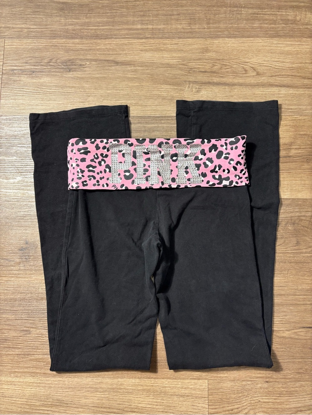 Y2K 2011 Victoria’s Secret Pink Leopard Print Rhinestone Foldover Yoga Pants - Picture 2 of 8